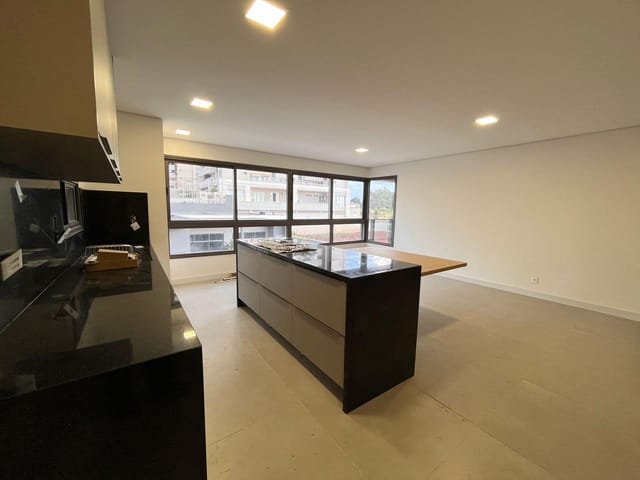 Apartamento 3 quartos e 5 banheiros, para alugar, no bairro Gleba Fazenda Palhano em Londrina