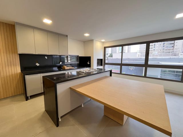 Apartamento 3 quartos e 5 banheiros, para alugar, no bairro Gleba Fazenda Palhano em Londrina
