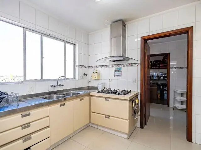 Apartamento 4 quartos e 3 banheiros, à venda, no bairro Água Verde em Curitiba