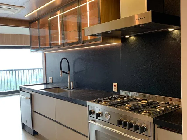 Apartamento 4 quartos e 6 banheiros, à venda ou para alugar, no bairro Alphaville Centro Industrial e Empresarial/Alphaville. em Barueri