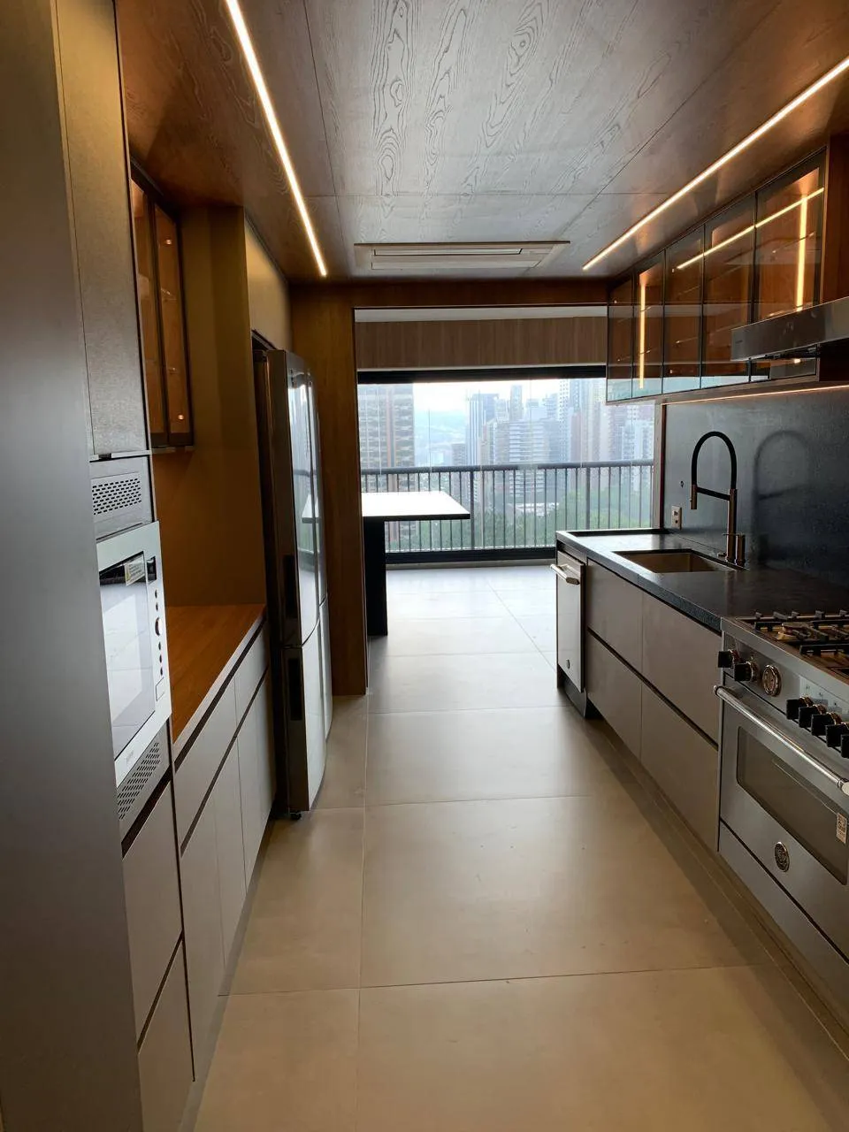 Apartamento em Alphaville Centro Empresarial — foto 2