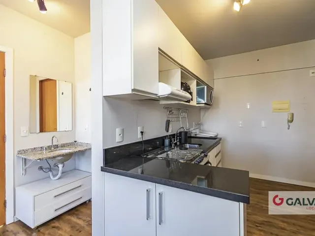 Apartamento 1 quarto e 1 banheiro, para alugar, no bairro Centro em Curitiba