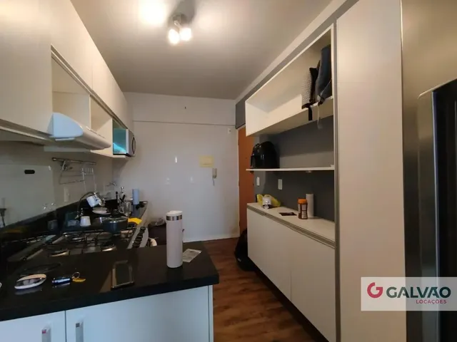 Apartamento 1 quarto e 1 banheiro, para alugar, no bairro Centro em Curitiba