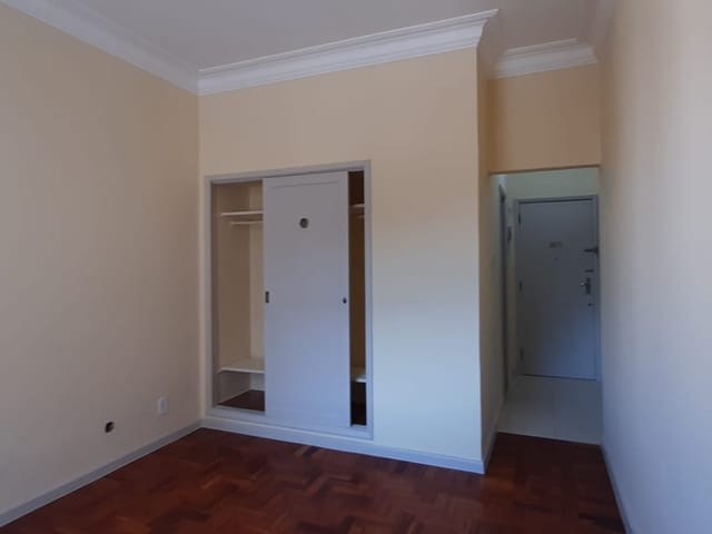 Apartamento 1 quarto e 1 banheiro, para alugar, no bairro Centro em Petrópolis