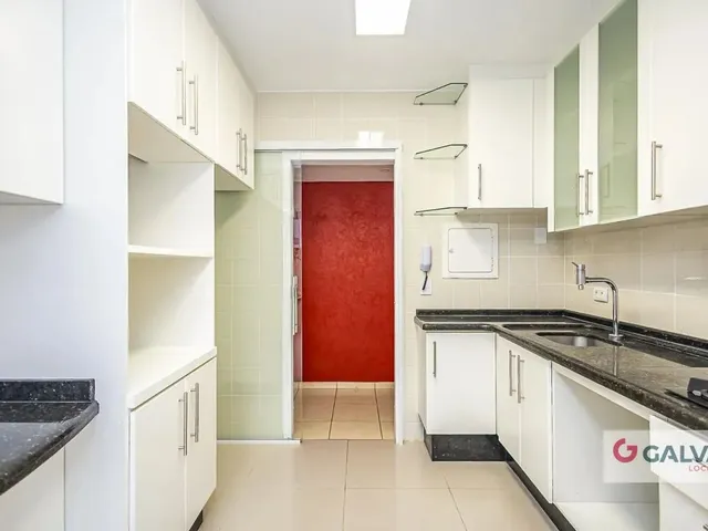 Apartamento 4 quartos e 2 banheiros, para alugar, no bairro Cabral em Curitiba