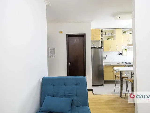 Apartamento 1 quarto e 1 banheiro, para alugar, no bairro Centro em Curitiba