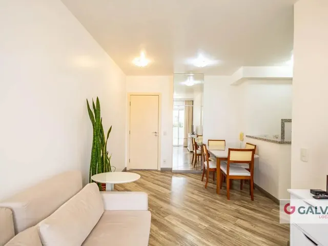 Apartamento 2 quartos e 1 banheiro, para alugar, no bairro Centro Cívico em Curitiba