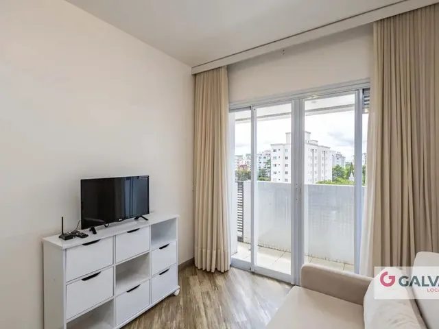 Apartamento 2 quartos e 1 banheiro, para alugar, no bairro Centro Cívico em Curitiba