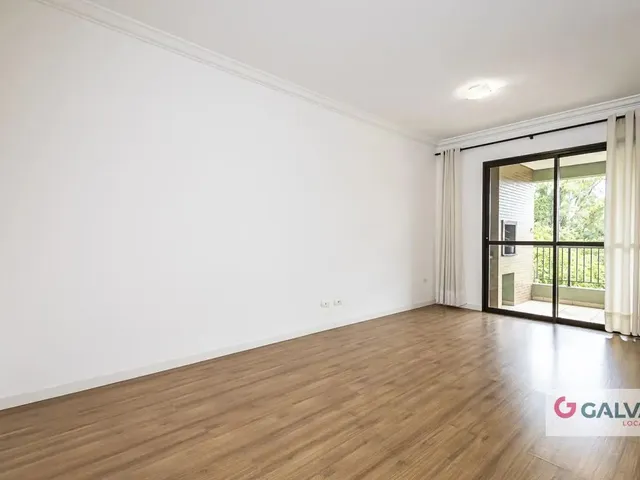 Apartamento 2 quartos e 1 banheiro, para alugar, no bairro Portão em Curitiba