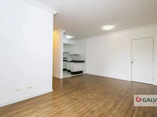Apartamento 2 quartos e 1 banheiro, para alugar, no bairro Portão em Curitiba