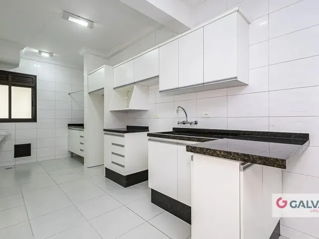 Apartamento 2 quartos e 1 banheiro, para alugar, no bairro Portão em Curitiba