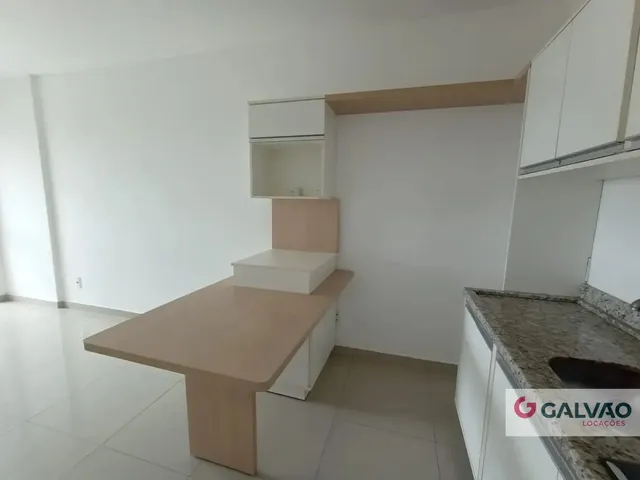 Apartamento 1 quarto e 1 banheiro, para alugar, no bairro Centro em Curitiba