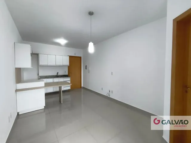 Apartamento 1 quarto e 1 banheiro, para alugar, no bairro Centro em Curitiba