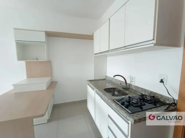 Apartamento 1 quarto e 1 banheiro, para alugar, no bairro Centro em Curitiba