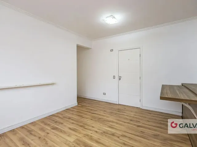 Apartamento 2 quartos e 1 banheiro, para alugar, no bairro Mercês em Curitiba