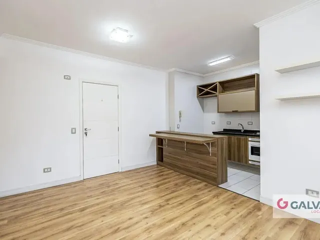 Apartamento 2 quartos e 1 banheiro, para alugar, no bairro Mercês em Curitiba