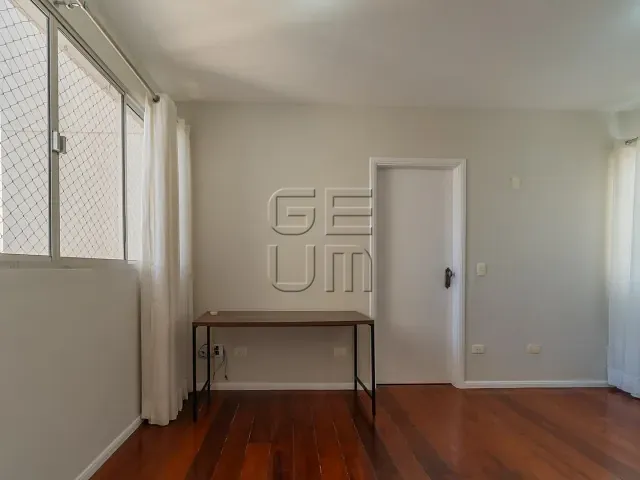 Apartamento com 135m² 3 quartos e 3 banheiros, à venda, no bairro Centro em Londrina