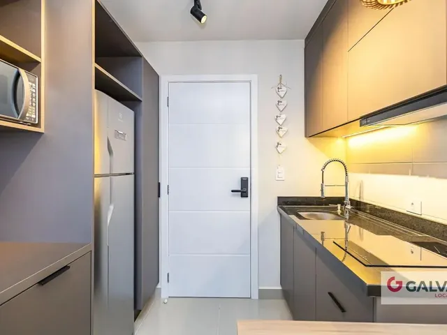 Apartamento 1 quarto e 1 banheiro, para alugar, no bairro Centro em Curitiba