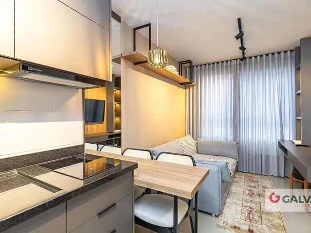 Apartamento 1 quarto e 1 banheiro, para alugar, no bairro Centro em Curitiba