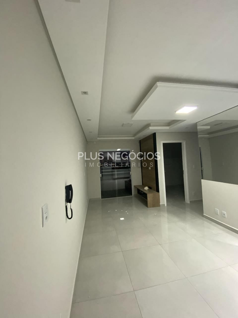 Apartamento à venda com 2 quartos, 57m² - Foto 1
