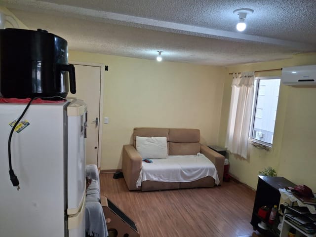 Apartamento com 52m² 2 quartos e 1 banheiro, à venda, no bairro Três Vendas em Pelotas