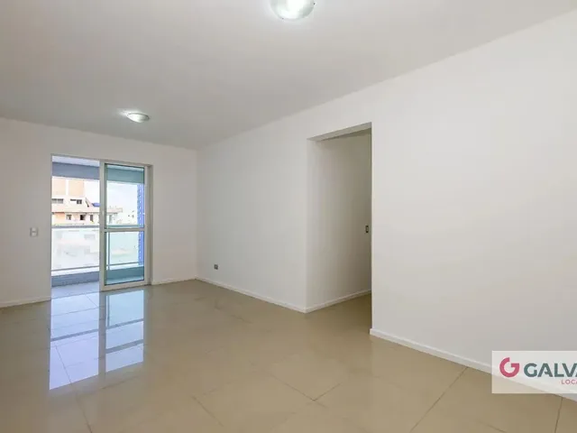 Apartamento 3 quartos e 2 banheiros, para alugar, no bairro Água Verde em Curitiba