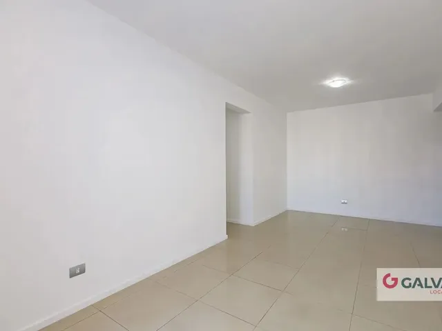 Apartamento 3 quartos e 2 banheiros, para alugar, no bairro Água Verde em Curitiba