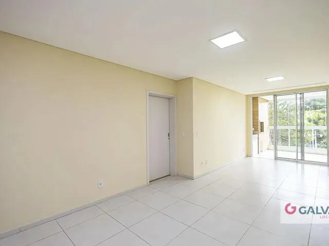 Apartamento 3 quartos e 2 banheiros, para alugar, no bairro Campo Comprido em Curitiba