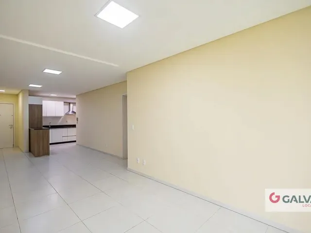 Apartamento 3 quartos e 2 banheiros, para alugar, no bairro Campo Comprido em Curitiba