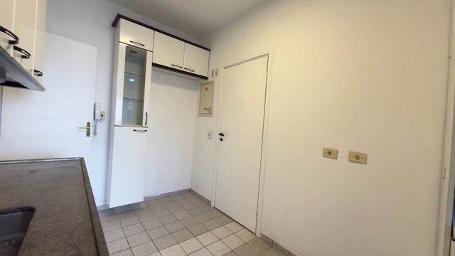 Apartamento 3 quartos e 5 banheiros, para alugar, no bairro Alphaville Centro Industrial e Empresarial/Alphaville. em Barueri