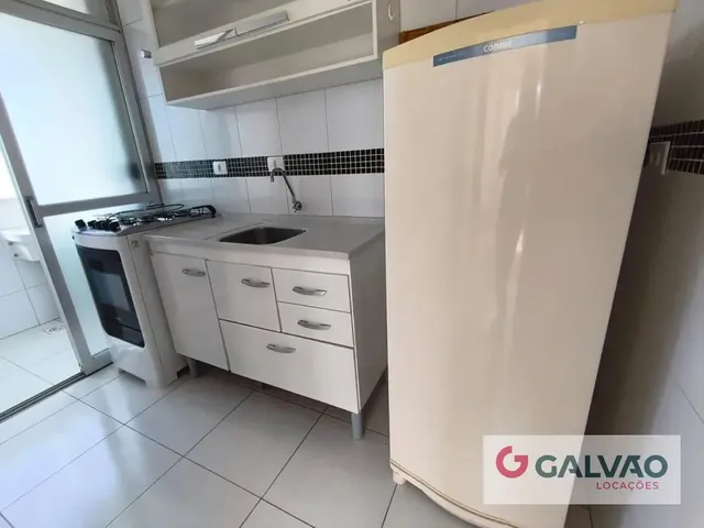 Apartamento 1 quarto e 1 banheiro, para alugar, no bairro Centro em Curitiba