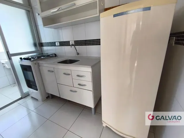 Apartamento 1 quarto e 1 banheiro, para alugar, no bairro Centro em Curitiba