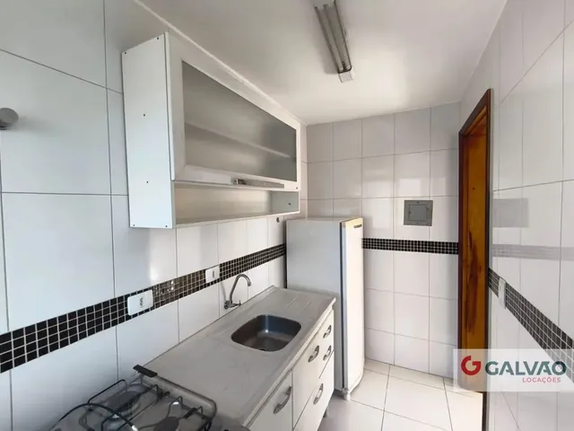 Apartamento 1 quarto e 1 banheiro, para alugar, no bairro Centro em Curitiba
