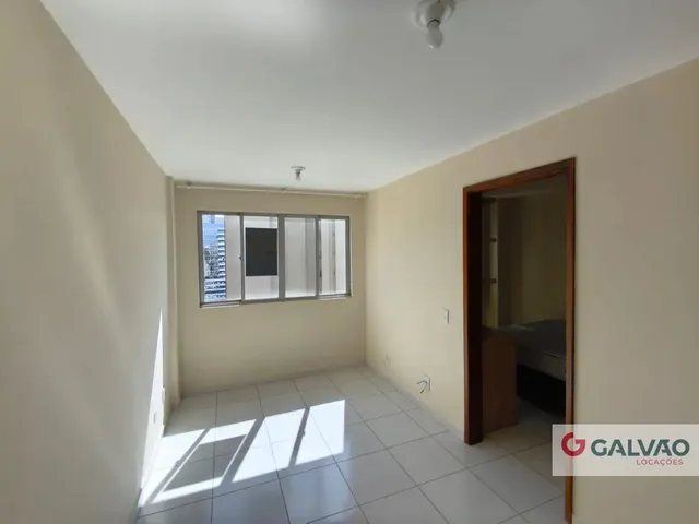 Apartamento 1 quarto e 1 banheiro, para alugar, no bairro Centro em Curitiba