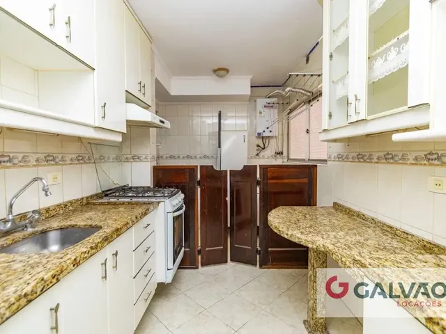 Apartamento 3 quartos e 1 banheiro, para alugar, no bairro Água Verde em Curitiba