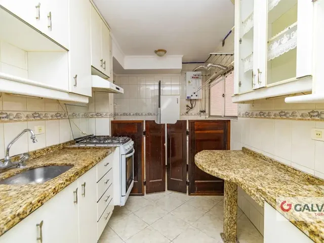 Apartamento 3 quartos e 2 banheiros, para alugar, no bairro Água Verde em Curitiba