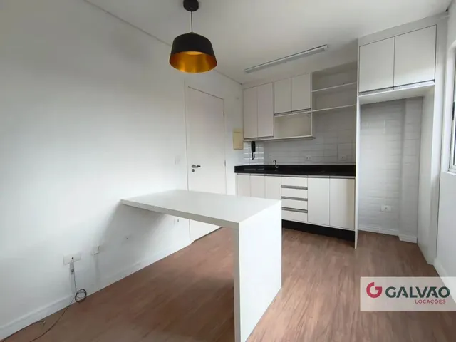 Apartamento 1 quarto e 1 banheiro, para alugar, no bairro Água Verde em Curitiba