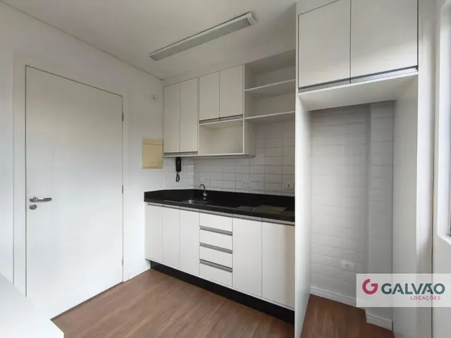 Apartamento 1 quarto e 1 banheiro, para alugar, no bairro Água Verde em Curitiba