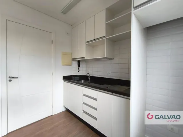 Apartamento 1 quarto e 1 banheiro, para alugar, no bairro Água Verde em Curitiba