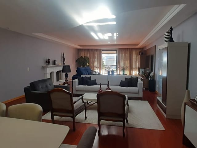 Apartamento 4 quartos e 1 banheiro, à venda, no bairro Duarte Silveira em Petrópolis