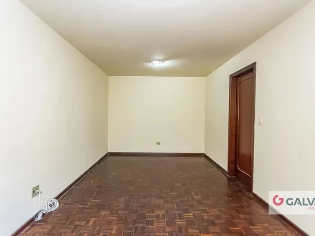 Apartamento 3 quartos e 2 banheiros, para alugar, no bairro Bigorrilho em Curitiba