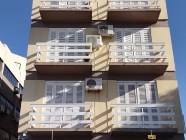 Apartamento com 55m² 2 quartos e 1 banheiro, à venda, no bairro Centro em Pelotas