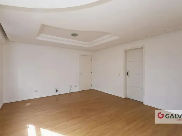 Apartamento 3 quartos e 3 banheiros, para alugar, no bairro Centro em Curitiba