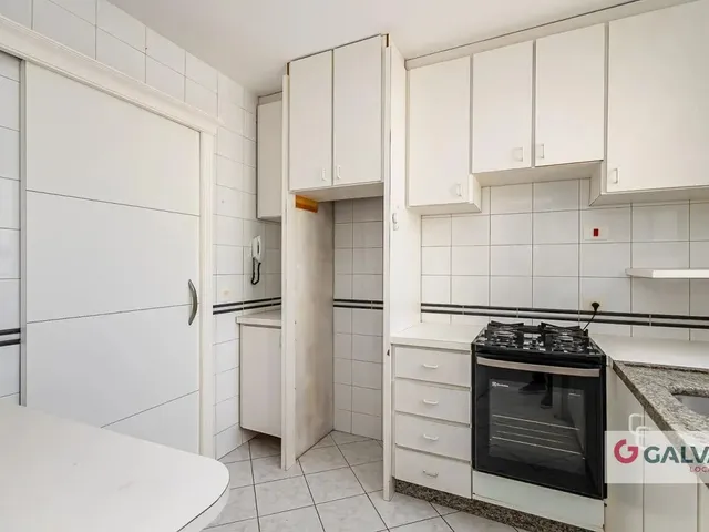Apartamento 3 quartos e 3 banheiros, para alugar, no bairro Centro em Curitiba