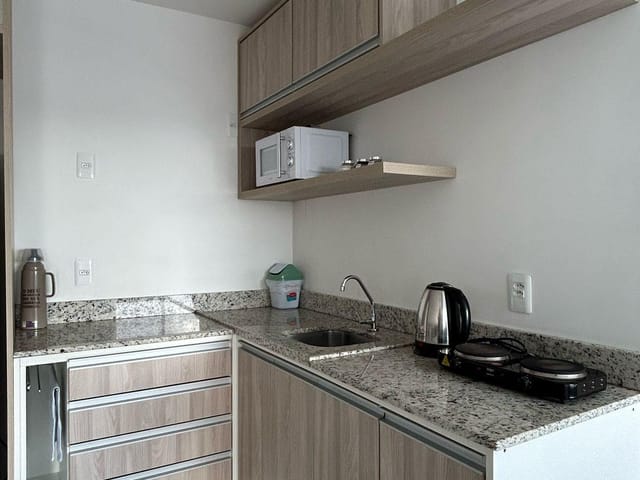 Apartamento 1 quarto e 1 banheiro, à venda ou para alugar, no bairro Centro em Pelotas