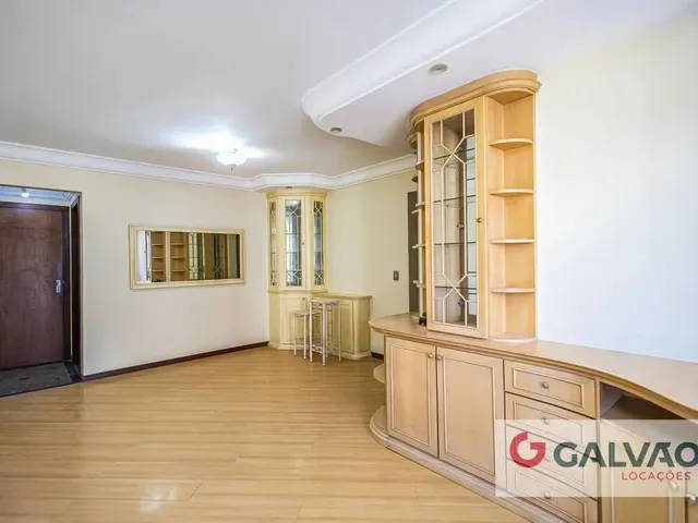 Apartamento 3 quartos e 1 banheiro, para alugar, no bairro Cabral em Curitiba