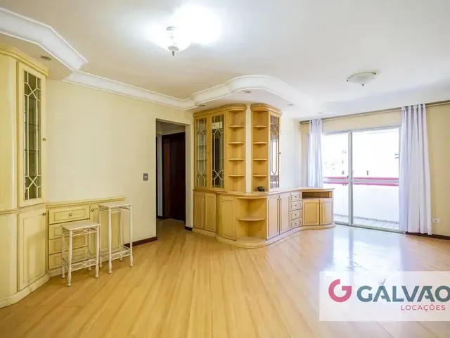 Apartamento 3 quartos e 1 banheiro, para alugar, no bairro Cabral em Curitiba