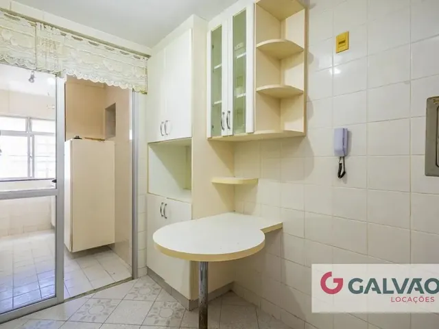 Apartamento 3 quartos e 1 banheiro, para alugar, no bairro Cabral em Curitiba
