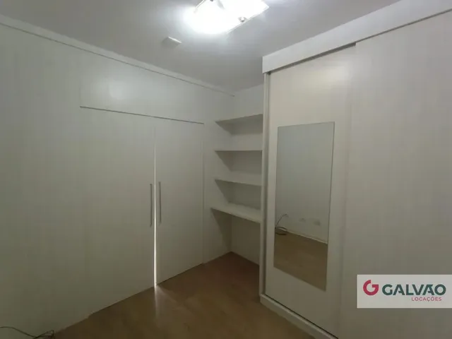 Apartamento 1 quarto e 1 banheiro, para alugar, no bairro Centro em Curitiba