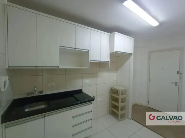 Apartamento 1 quarto e 1 banheiro, para alugar, no bairro Centro em Curitiba
